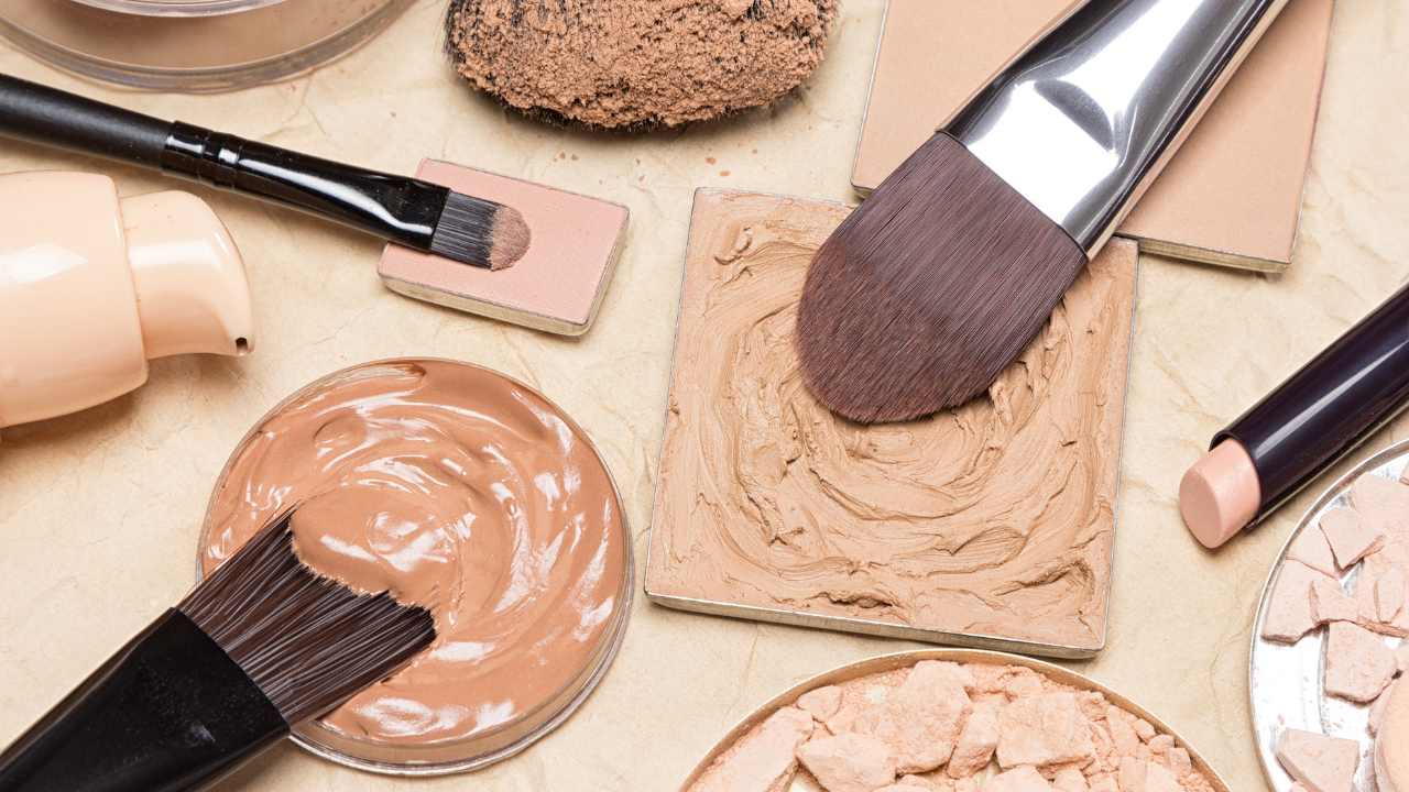 Mixing Foundation With Moisturizer