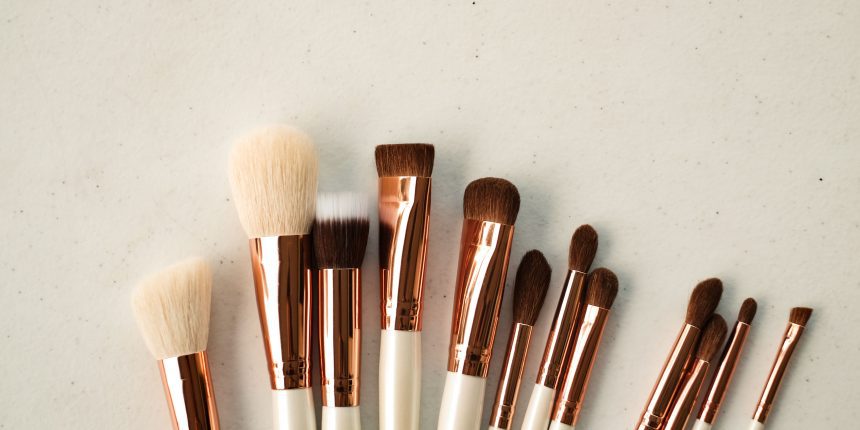 A Guide To Must Have Makeup Brushes And Their Uses