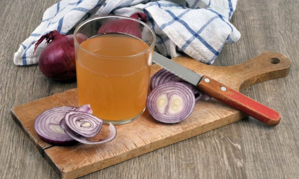 Use Of Onion Juice For Hair Growth!