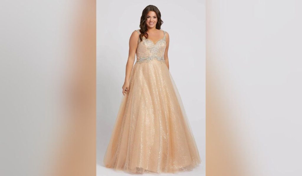 Woman wearing Busty Body Shape prom gown