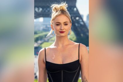 25 Wedding Guest Hairstyles That You Can Try